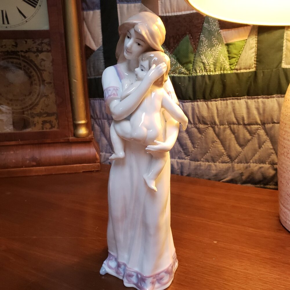 Vintage Mother and Baby Porcelain Figurine